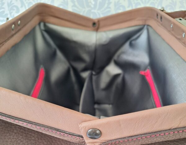 dokterstas laptoptas bruin roze